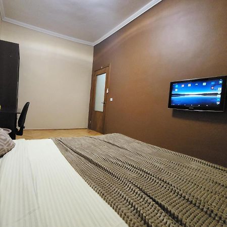В Центрі М.Чернівці 2 Кімнатна Затишна Квартира. 외부 사진